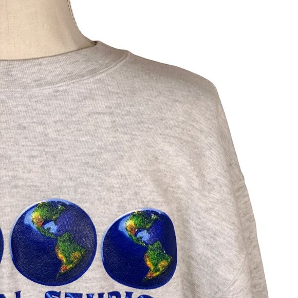 VINTAGE GUC Y2K Universal Studios Graphic Sweatshirt - Picture 7 of 9